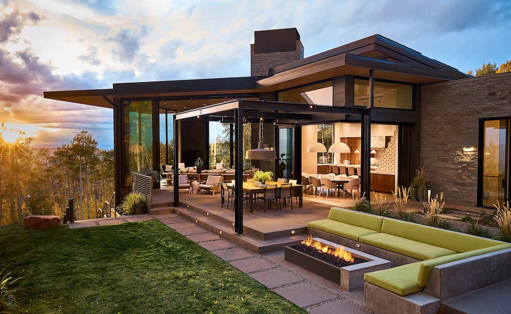 Read more about the article How to Design Low-Risk Outdoor Spaces for Bee Season